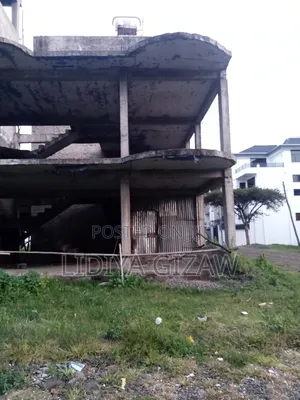 5bdrm House in Akaky Kaliti for sale