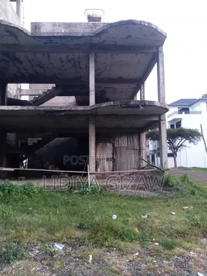 5bdrm House in Akaky Kaliti for sale