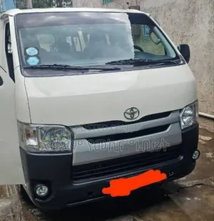 Toyota HiAce 2020 White