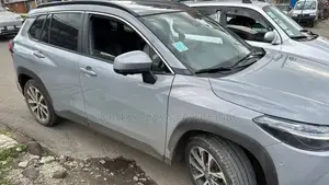 Toyota Corolla Cross Hybrid 2024 Green