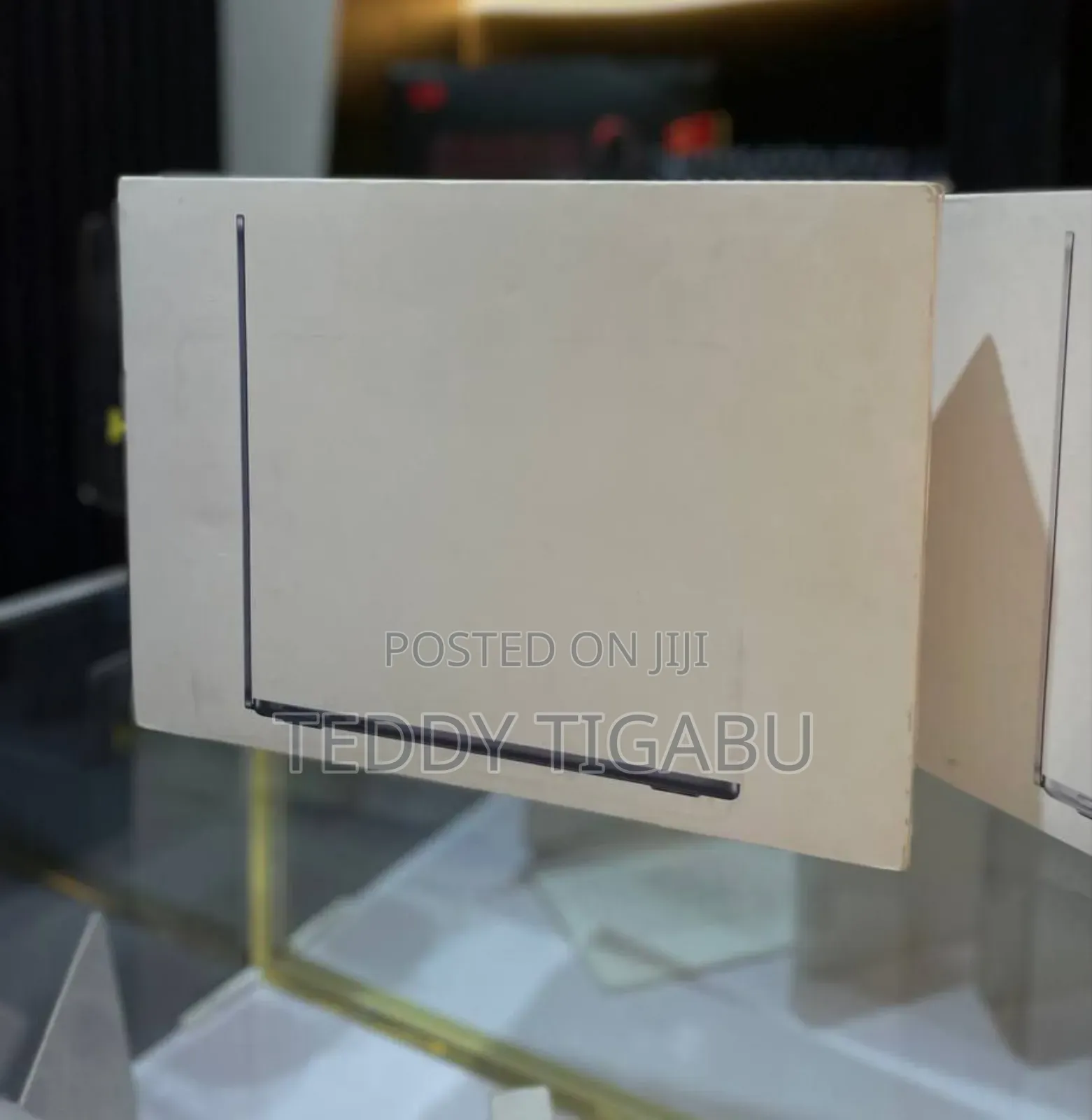 New Laptop Apple MacBook Air 2025 M4 13-Inch 16GB Apple M4 SSD 256GB