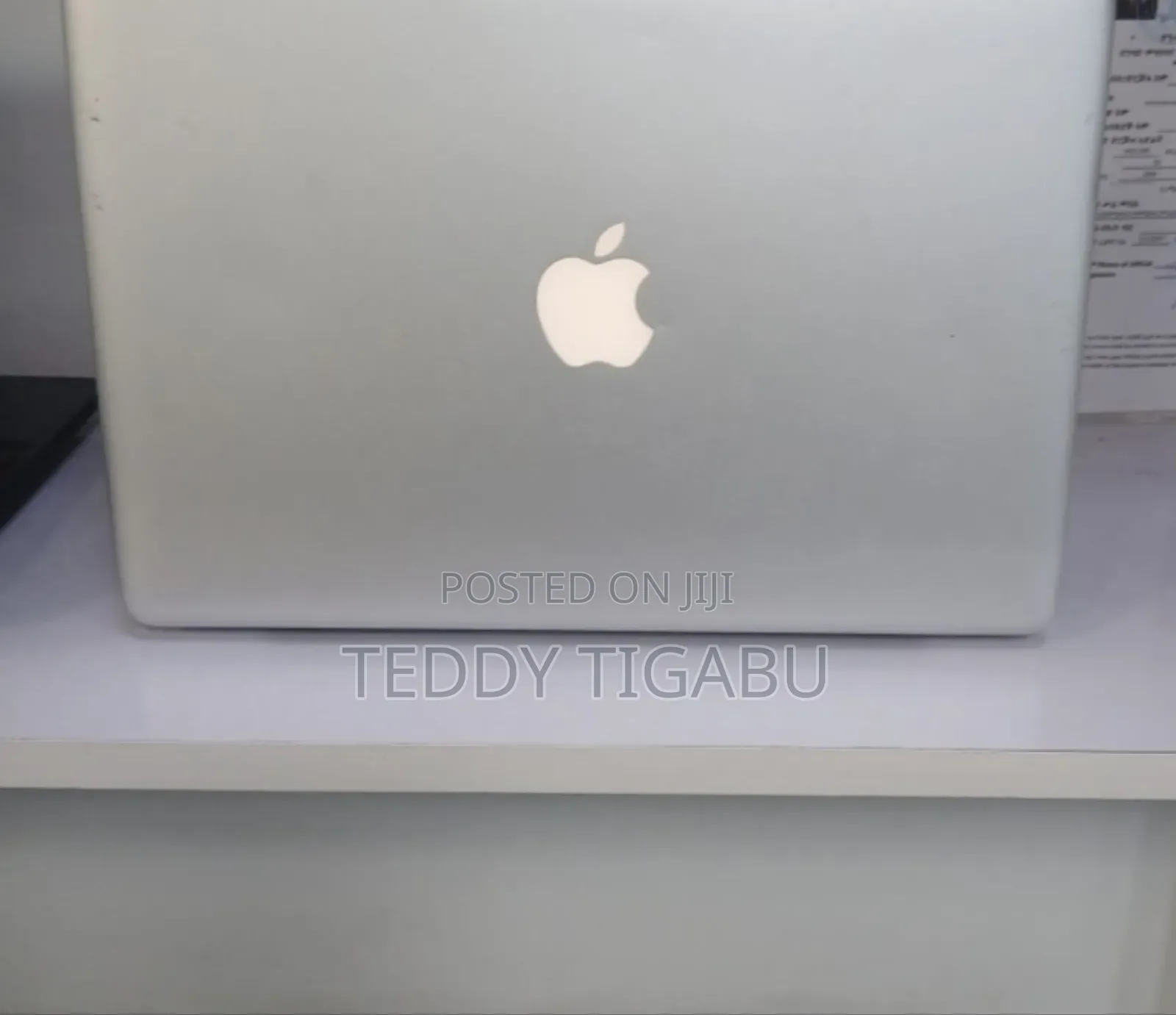 New Laptop Apple MacBook Pro 8GB Intel Core i5 SSD 1T