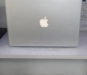 New Laptop Apple MacBook Pro 8GB Intel Core i5 SSD 1T