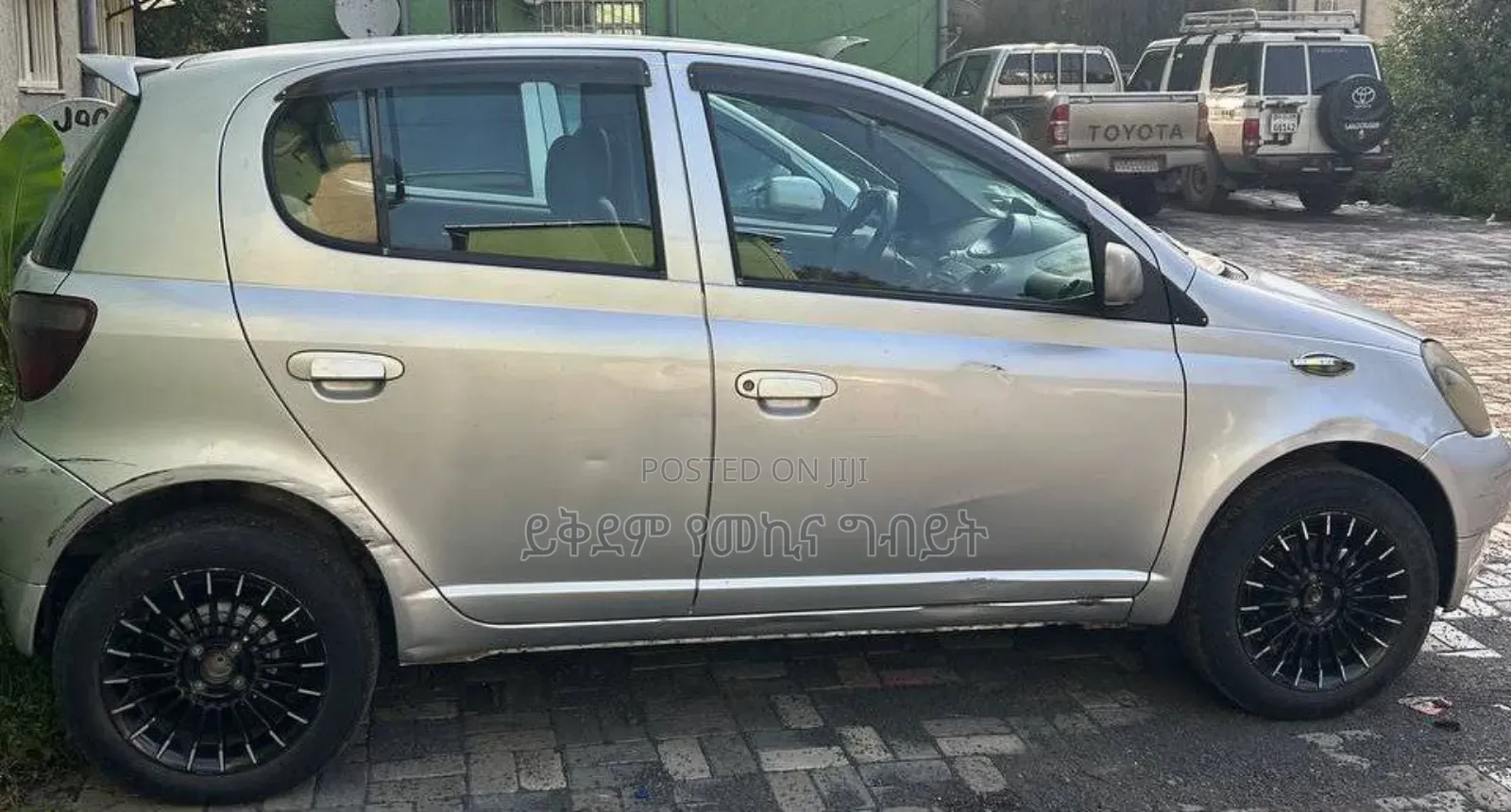 Toyota Vitz 2001 Silver