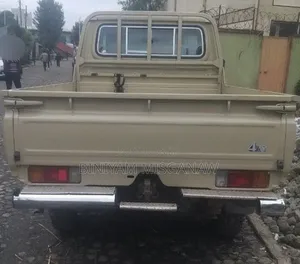 Toyota Land Cruiser 2019 Gold