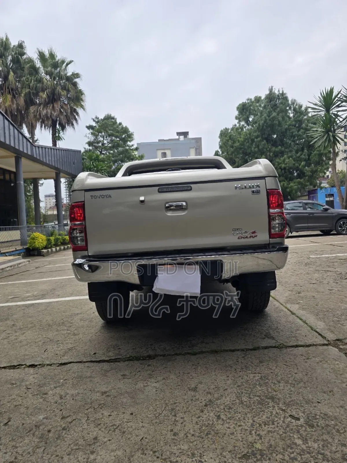 Toyota Hilux 3.0 D-4D 4x4 2014 Gold