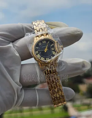 Girls Watch Extra Shine In Selfies A