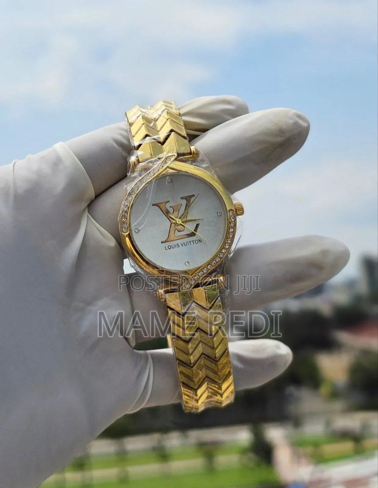 Girls Watch Extra Shine In Selfies A