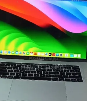 Photo - New Laptop Apple MacBook Pro 2017 16GB Intel Core i7 SSD 256GB
