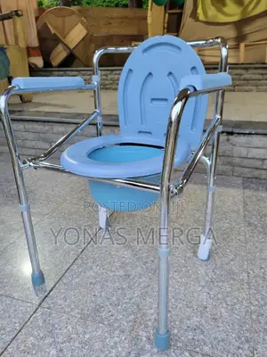 Photo - Commode Chair𤳙፬raised Chair With a Toilet Hole።口commode Chair