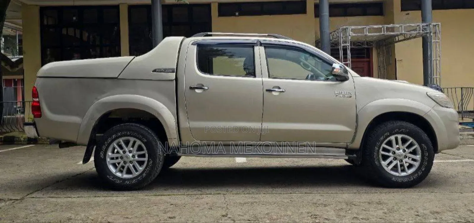 Toyota Hilux 2014 Gold