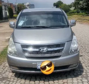 Photo - Hyundai Starex 2015 Silver