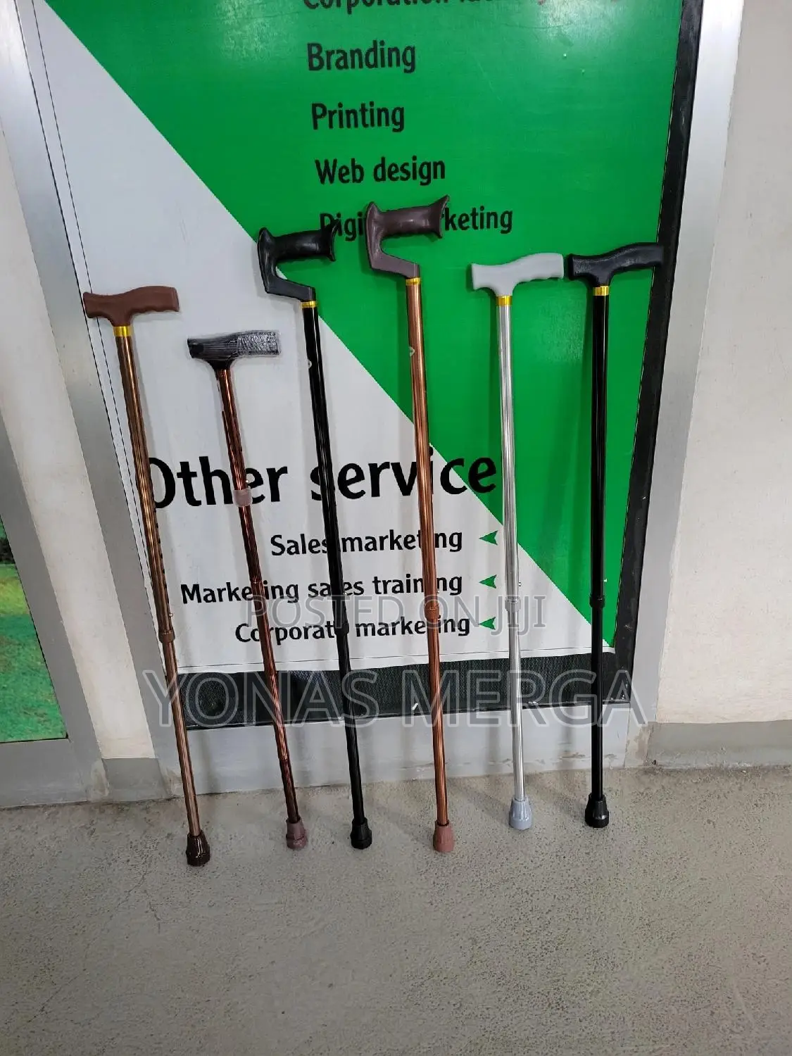 Walking Stick for Elderly Ladies敬十quad Cane Uses a Self-Standing