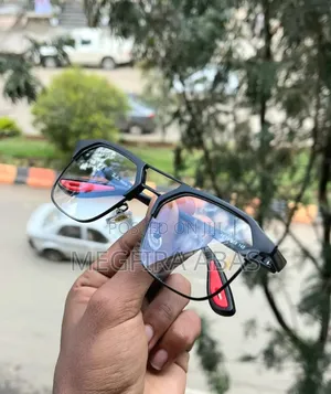 Photo - Ray-Ban Sunglass