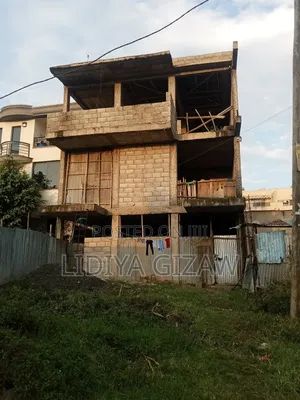 6bdrm House in Akaky Kaliti for sale