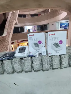 Photo - Yuwel Brand New Digital Blood Pressuer Monitor短片bp Monitor Medical