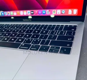 New Laptop Apple MacBook Pro 2017 8GB SSD 512GB