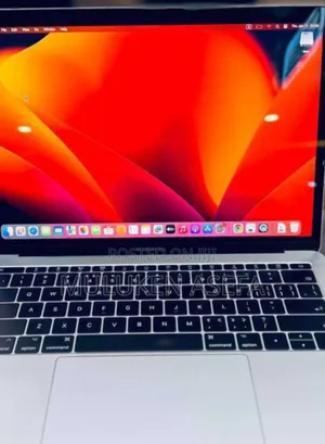 New Laptop Apple MacBook Pro 2017 8GB SSD 512GB
