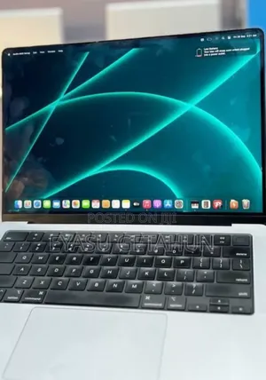 New Laptop Apple MacBook Pro M1 32GB Apple M1 Pro SSD 1T