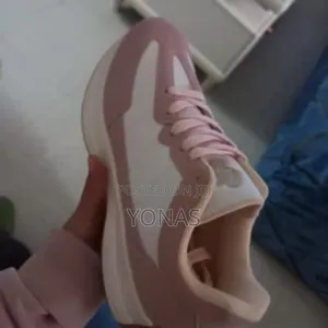 Photo - Women's Shoe