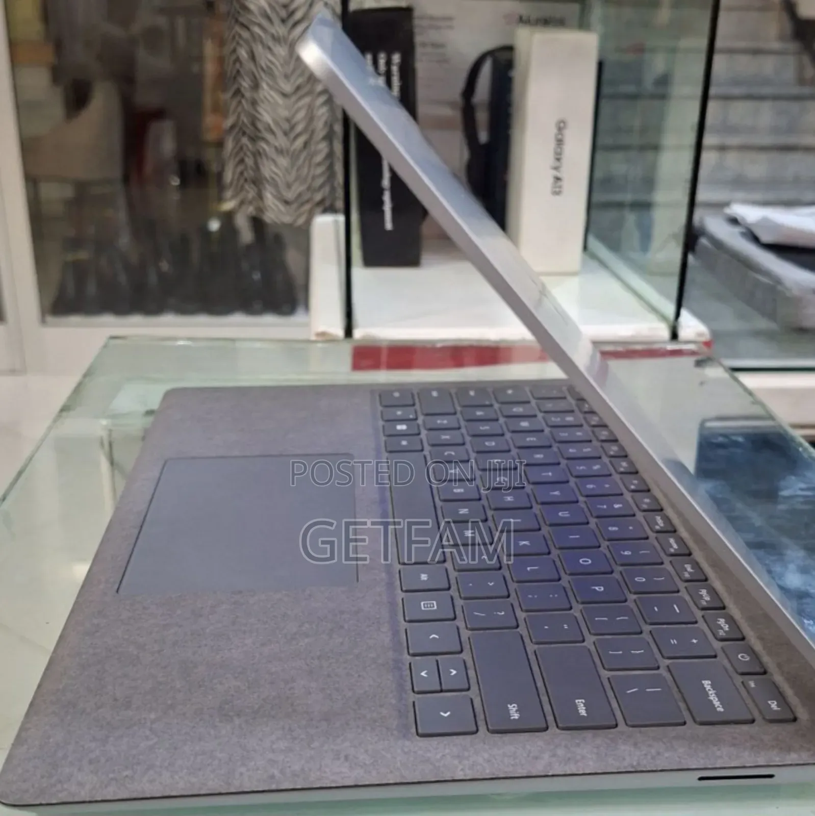 New Laptop Microsoft Surface 16GB Intel Core I7 SSD 512GB