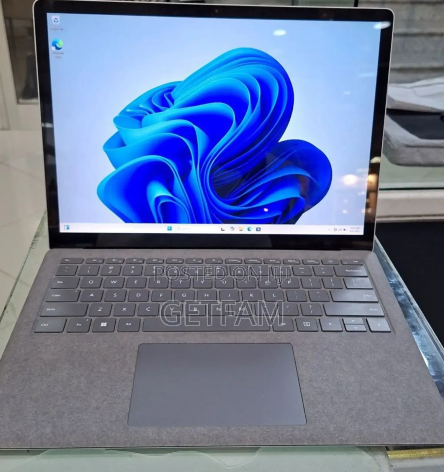New Laptop Microsoft Surface 16GB Intel Core I7 SSD 512GB