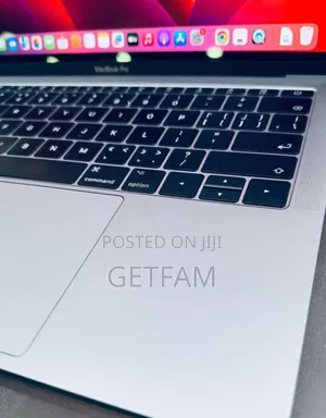 New Laptop Apple MacBook Pro 2017 8GB Intel Core I5 SSD 512GB