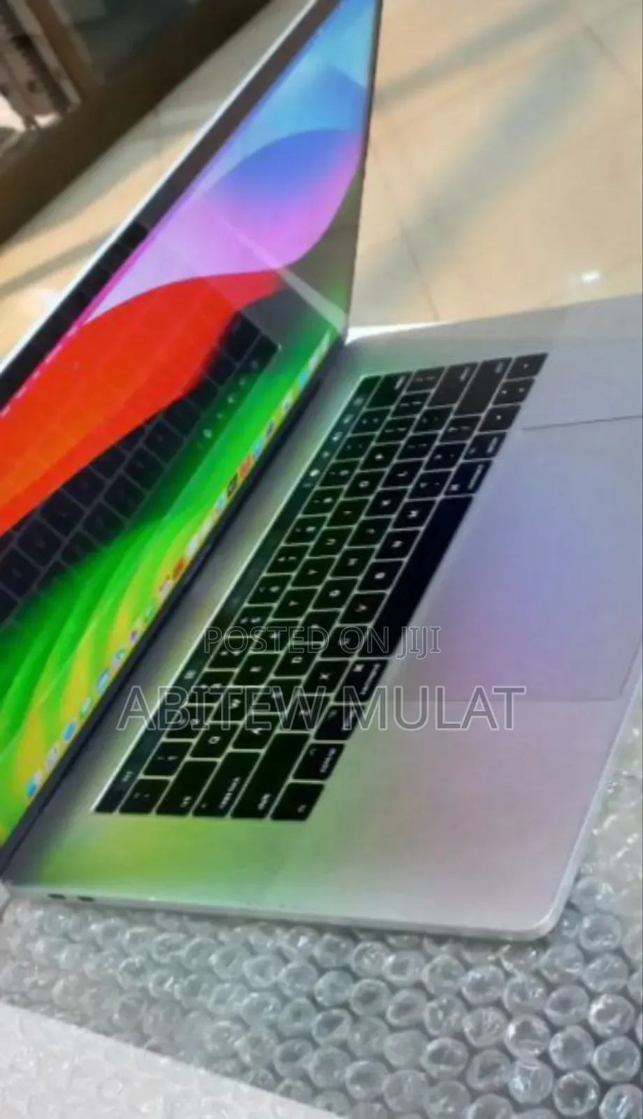 New Laptop Apple MacBook Pro 2017 8GB Intel Core I7 SSD 512GB