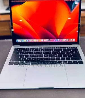 New Laptop Apple MacBook Pro 2017 8GB Intel Core I7 SSD 512GB