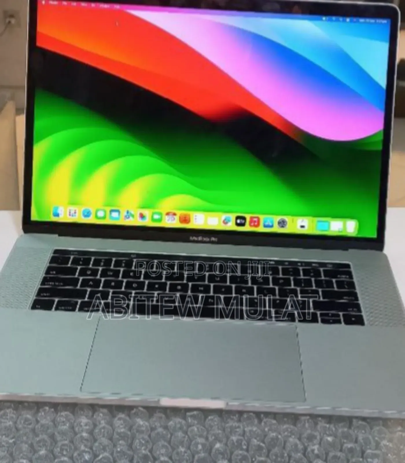 New Laptop Apple MacBook Pro 2017 8GB Intel Core I7 SSD 512GB