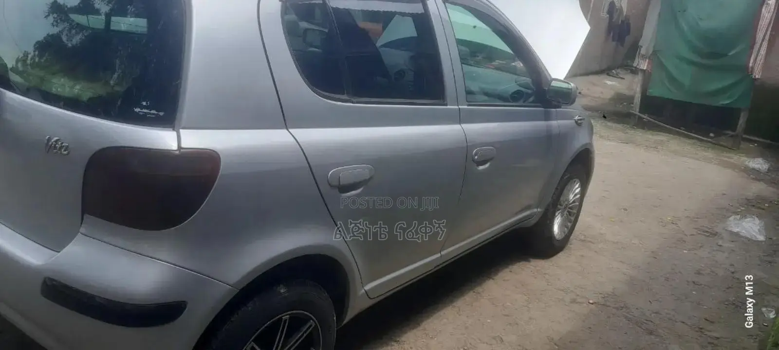 Toyota Vitz 2002 Silver