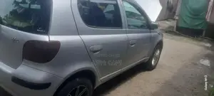 Toyota Vitz 2002 Silver