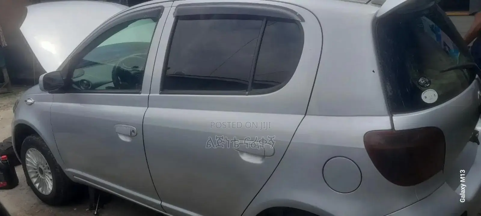 Toyota Vitz 2002 Silver