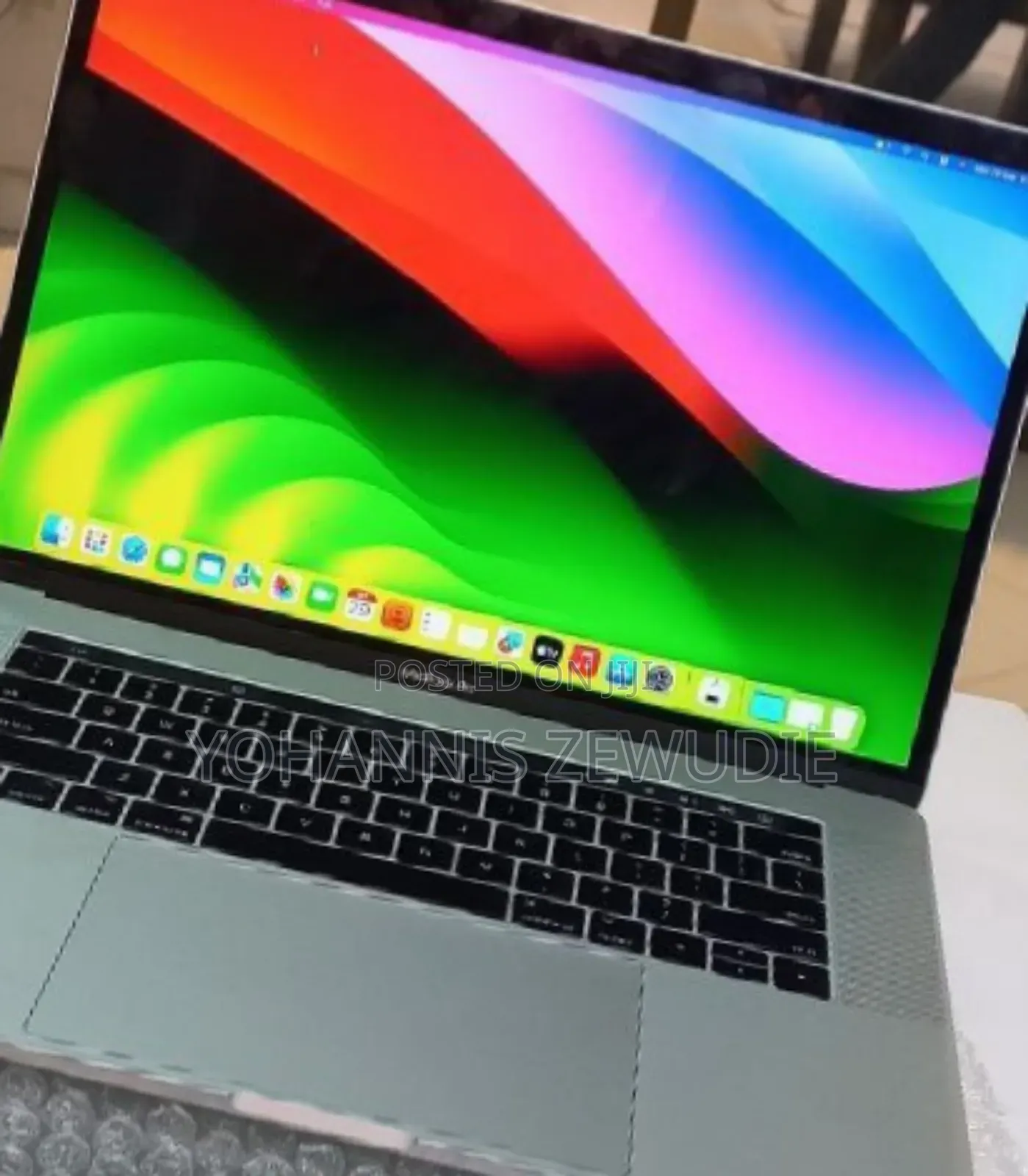 New Laptop Apple MacBook Pro 2017 16GB Intel Core I7 SSD 256GB