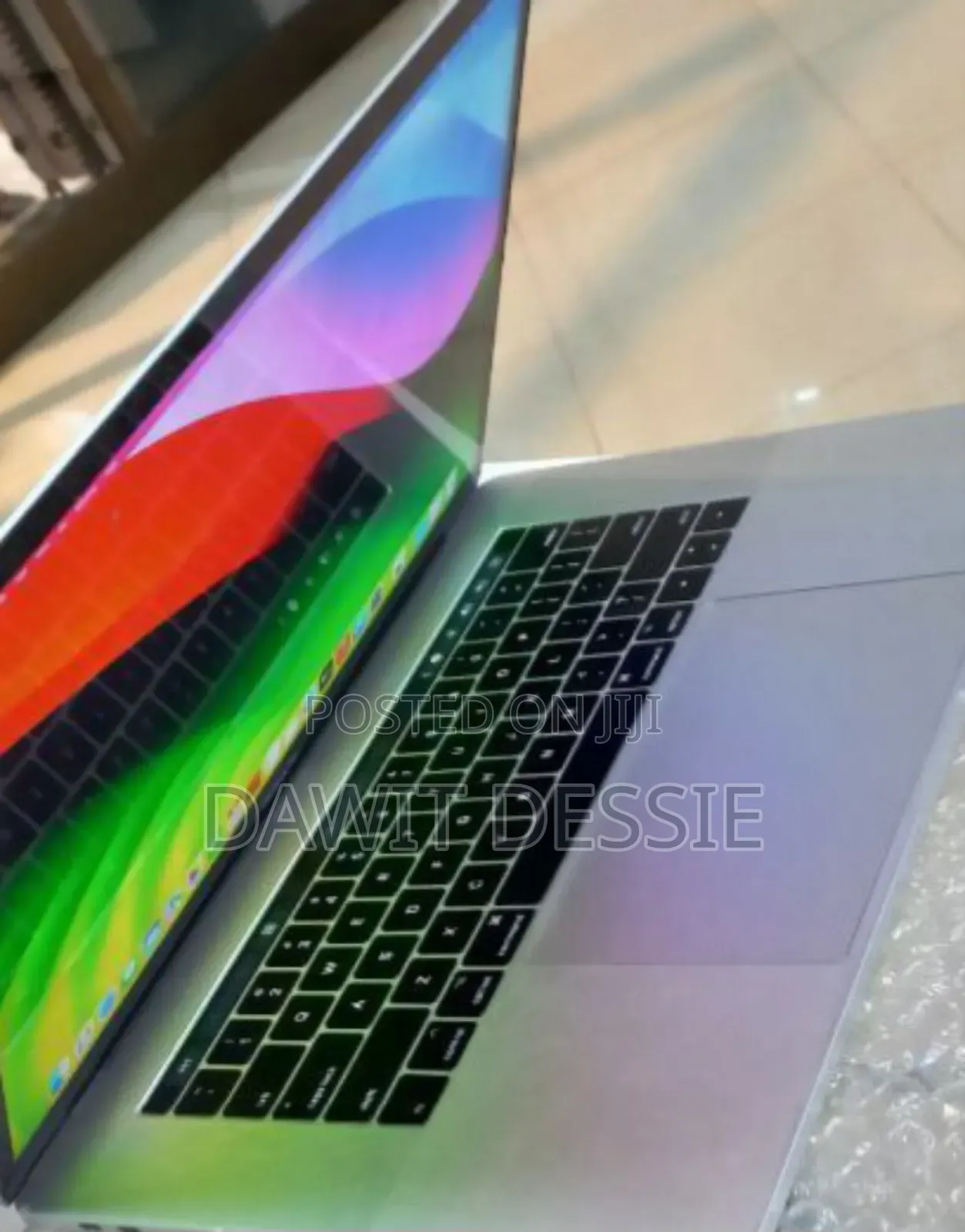 New Laptop Apple MacBook Pro 2017 16GB Intel Core I7 SSD 256GB