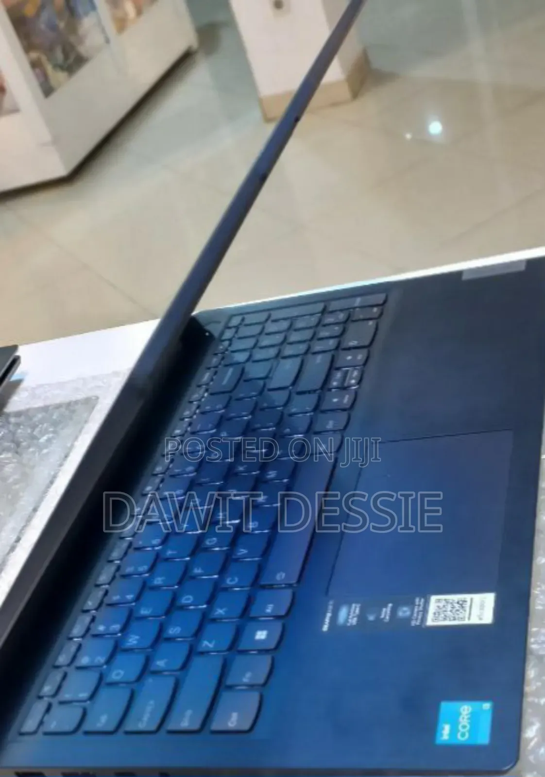 New Laptop Lenovo 8GB Intel Core I3 SSD 256GB