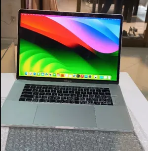 Photo - New Laptop Apple MacBook Pro 2017 16GB Intel Core i7 SSD 256GB