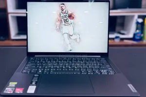 New Laptop Lenovo Yoga 2 16GB AMD Ryzen 7 SSD 1T