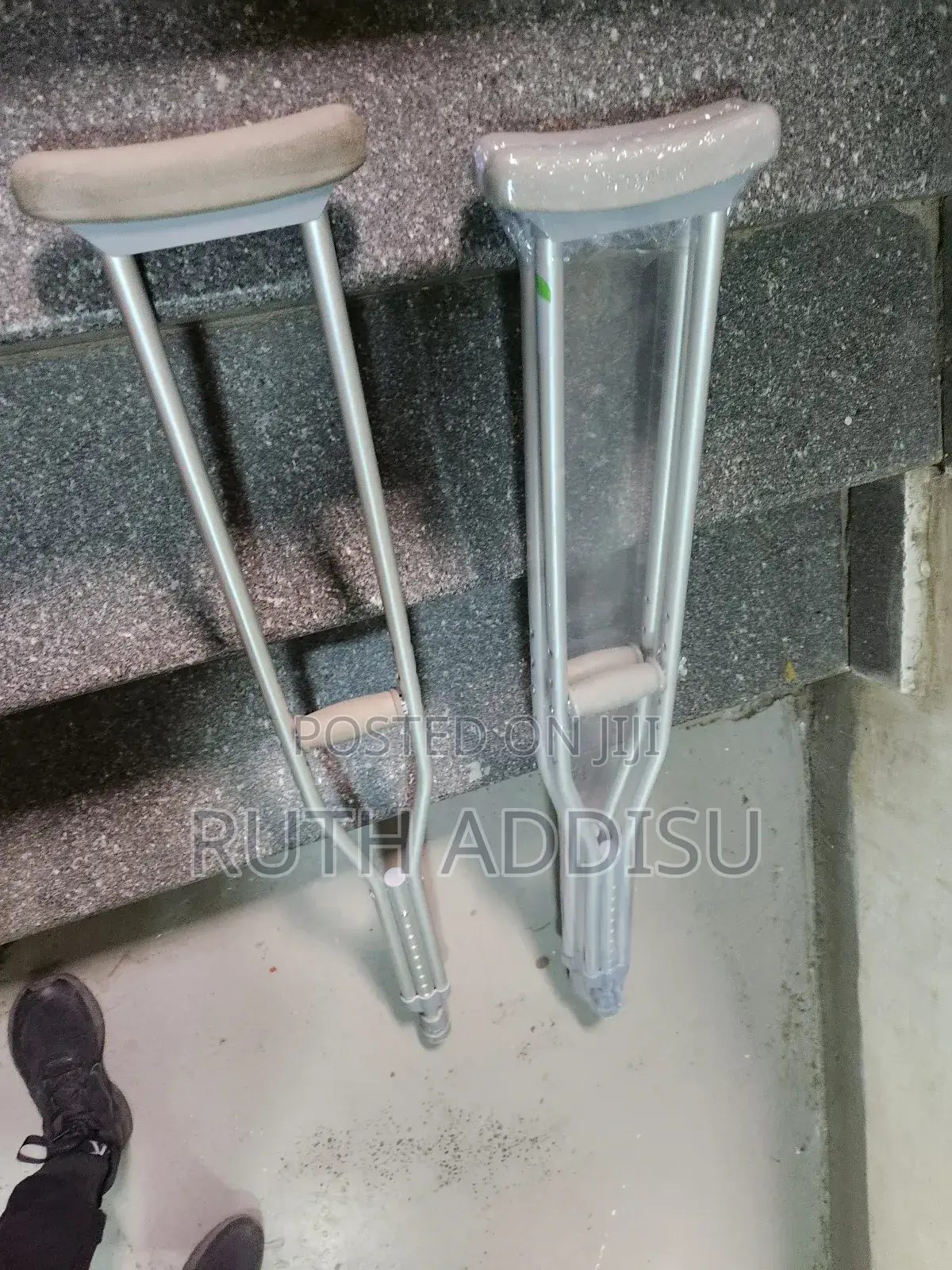 Axillary Bilateral Crutches直到axillary Crutches字樣crutches Under Arm New