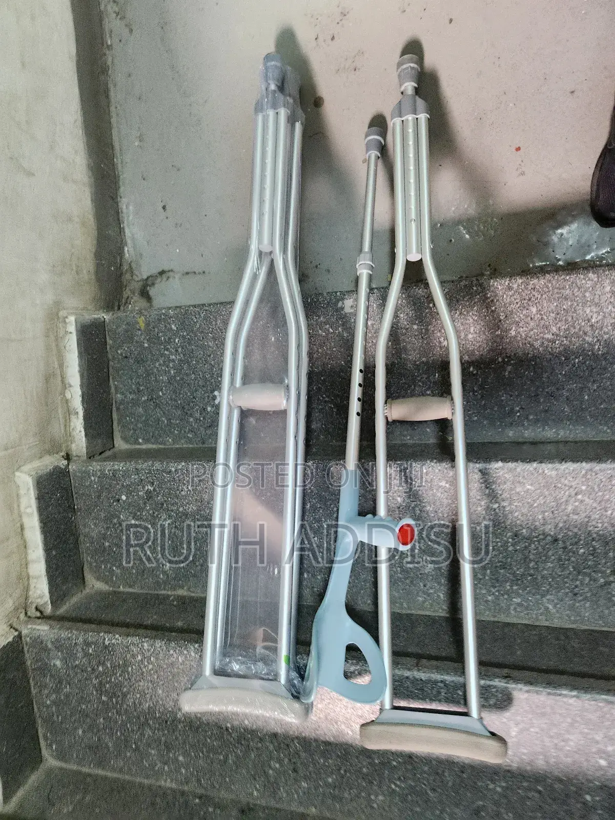 Axillary and Elbow Bilateral Crutches發現medical Almunium Crutches New