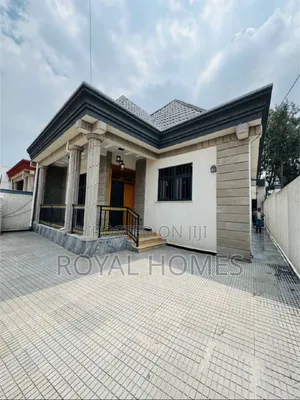 Furnished 4bdrm Villa in Bole for sale