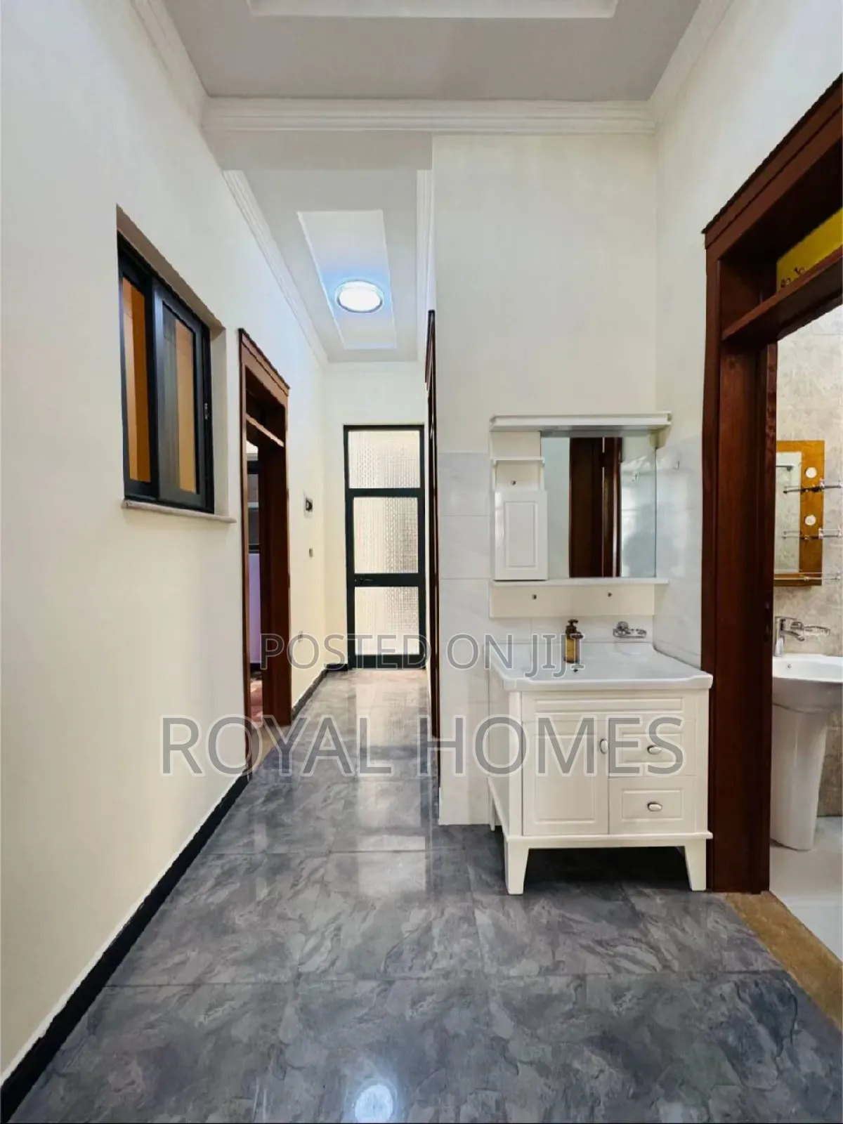 Furnished 4bdrm Villa in Bole for sale