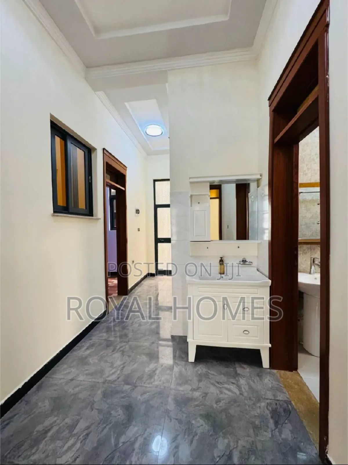 Furnished 4bdrm Villa in Bole for sale