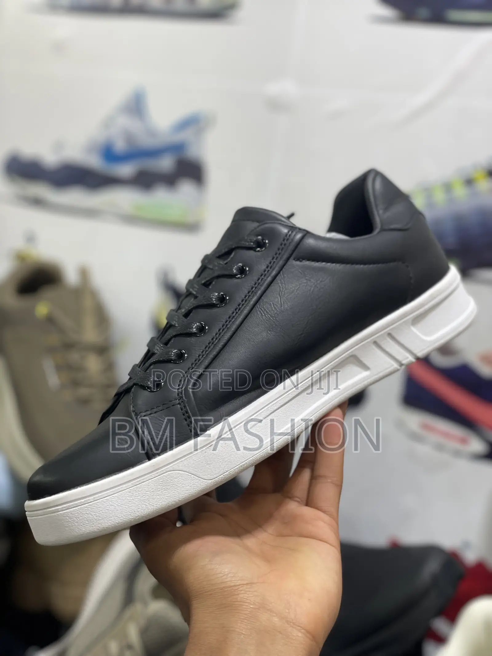 Lacoste Flat Men’S Casual Black and White Shoes