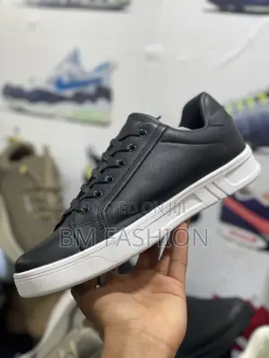 Lacoste Flat Men’S Casual Black and White Shoes