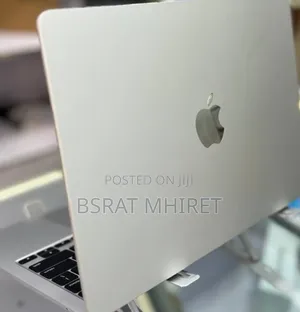 Photo - New Laptop Apple MacBook Air 2025 M4 13-Inch 16GB Apple M4 SSD 256GB