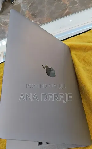 Photo - New Laptop Apple MacBook Pro 2020 M1 8GB SSD 256GB