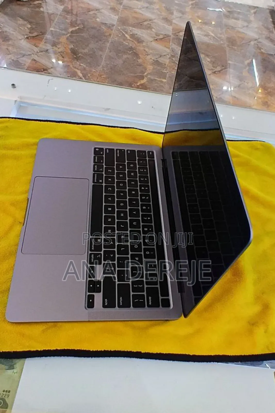 New Laptop Apple MacBook Pro 2020 M1 8GB SSD 256GB