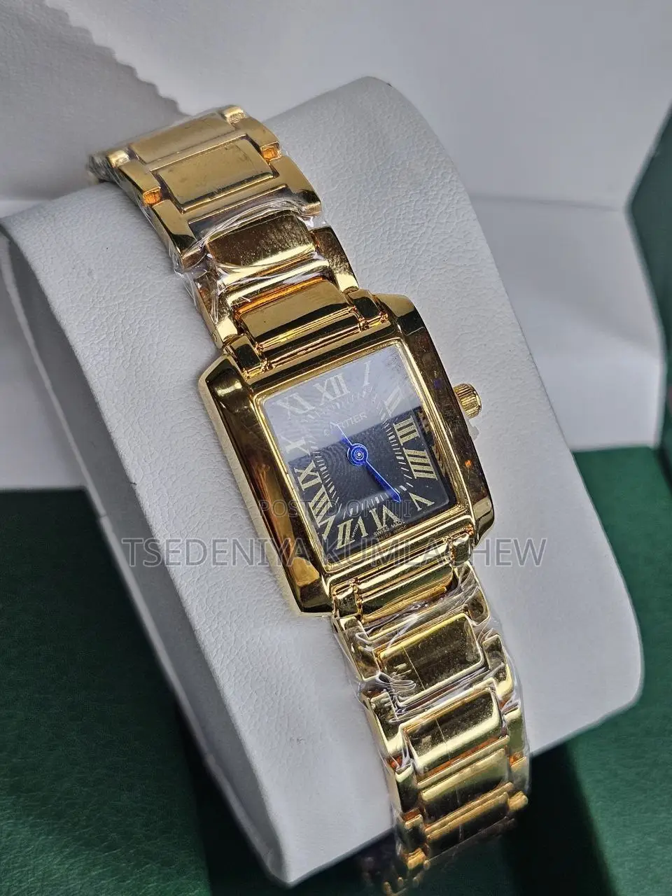Carteir Brand Stainless Steel Golden Color Ladies Hand Watch