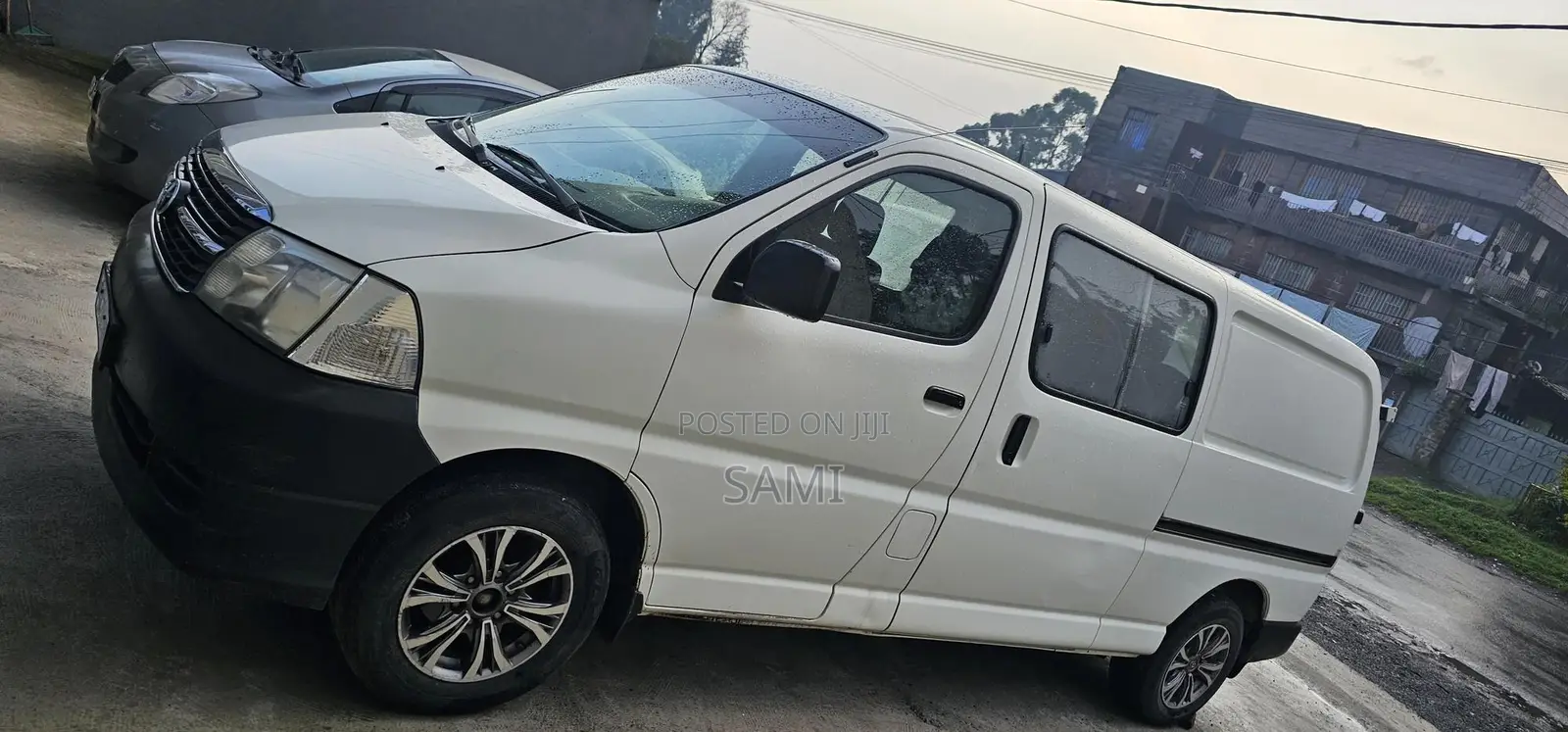 Toyota HiAce 2011 White